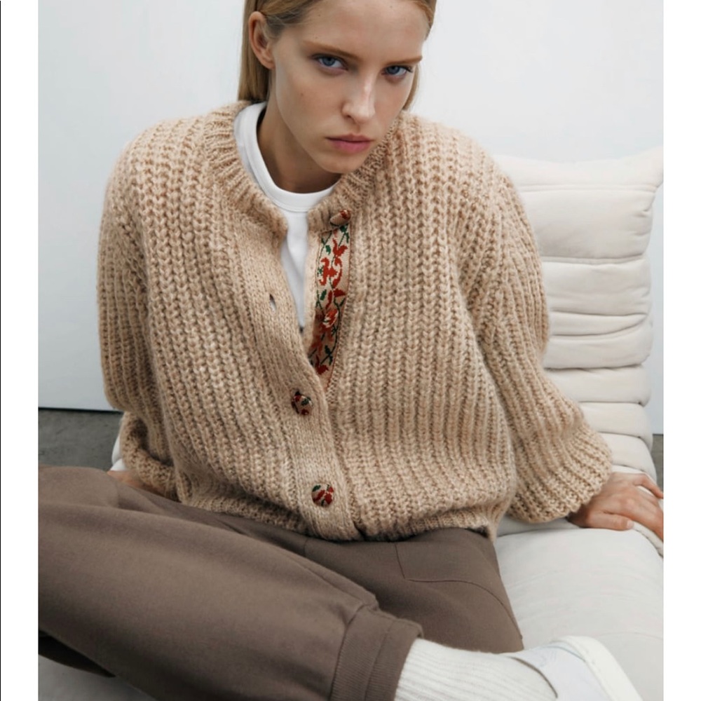 ZARA  KNIT JACQUARD CARDIGAN SIZE M
